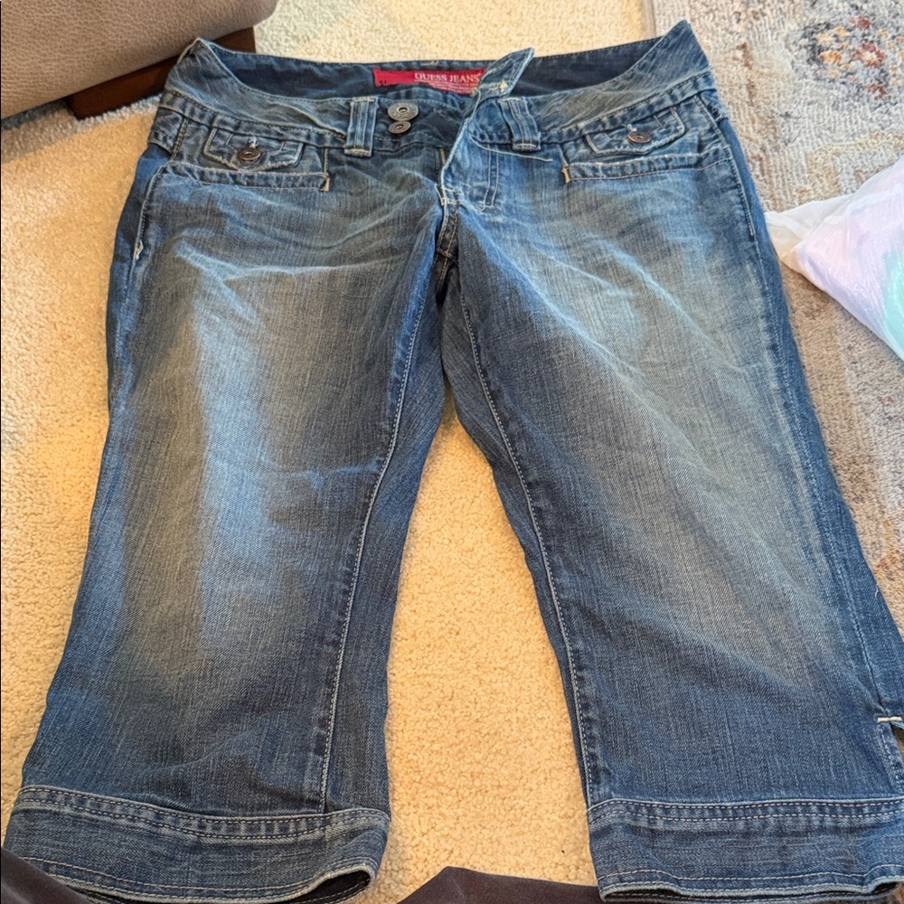 y2k vintage Guess Women's capri Jeans in Denim Blue
